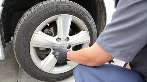 高速公路上轮胎坏了怎么办，道路救援24小时换轮胎