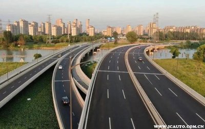 城市快速路限速多少规范，城市快速路限低速吗