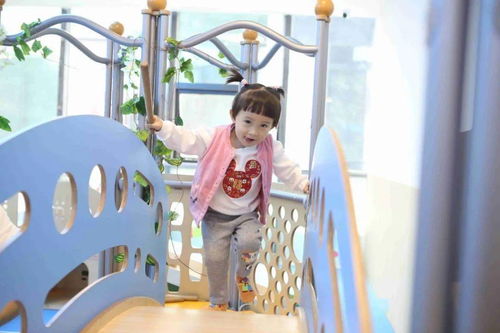 短剧时空穿越孙女带我来改命全集观看_穿越时空祖孙三代相逢电视剧香港--第1张