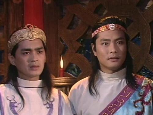 短剧新版回到古代做昏君一心求死群臣却说我是千古明君短剧完整版 短剧新版，回到古代做昏君一心求死，群臣却说我是千古明君--第1张