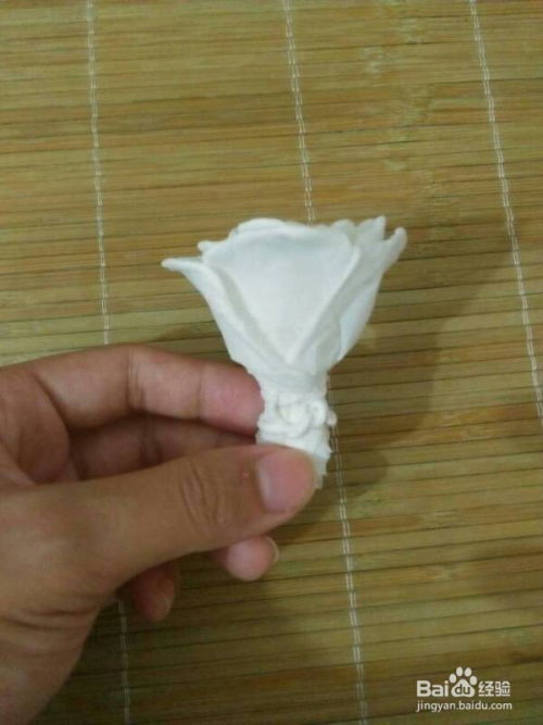 玫瑰花怎么折卫生纸 玫瑰花怎么折卫生纸--第1张