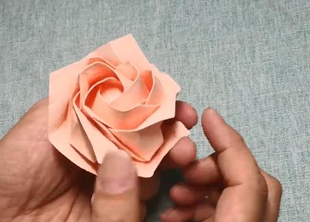 折玫瑰花的教程视频慢动作，折玫瑰花的慢动作教程视频制作过程--第1张
