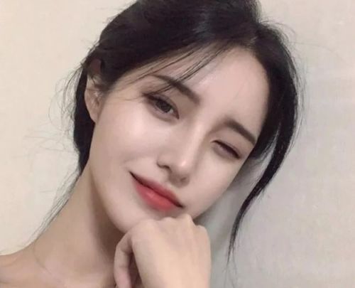  发一朵玫瑰花代表什么意思，发一朵玫瑰花代表浪漫爱情--第1张