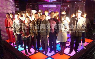  短剧维多利亚春妮回家过年全集观看，招揽观众欢度佳节--第1张