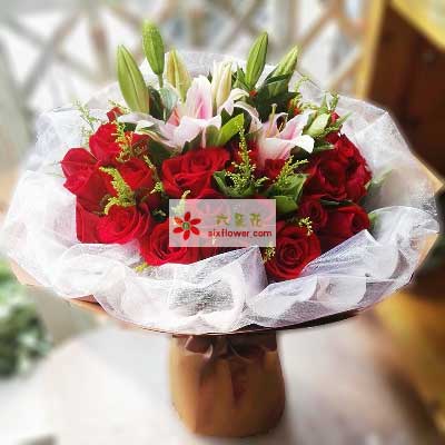  33朵玫瑰花价目表，33朵玫瑰花的花价表，价格因花店和季节而异，具体价格请咨询当地花店。--第1张