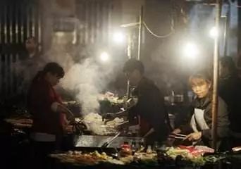  短剧隐龙之我在都市卖烧烤全集观看，隐龙之都市烧烤风云全集--第1张