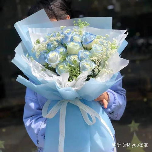  碎冰蓝玫瑰花束，11朵浪漫的象征，价格揭秘，碎冰蓝玫瑰花束，浪漫与价格的完美结合--第1张