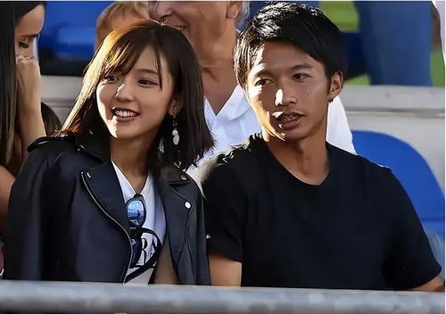  短剧闪婚老公竟是隐藏大佬全集观看——意想不到的甜蜜爱情故事--第1张