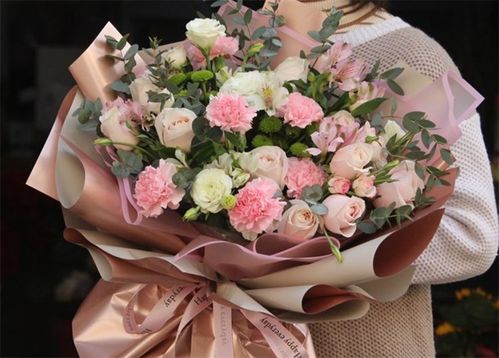 看病人送什么花好，适合看病人送的1朵花，剑兰、香石竹、玫瑰花、马蹄莲等。，以上内容仅供参考，建议根据实际情况选择适合的花朵赠送给病人。--第1张