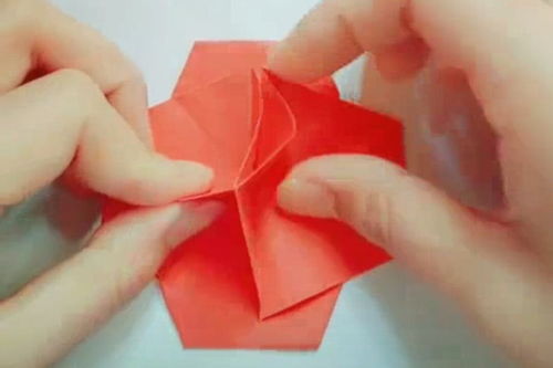  怎么用正方形纸折玫瑰花，如何用正方形纸折玫瑰花--第1张
