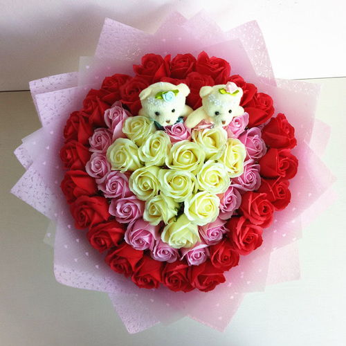  妹妹生日送什么花比较好，妹妹生日送什么花比较好，送康乃馨给妹妹过生日最合适。--第1张