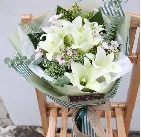  百合花的花语，纯洁与永恒的爱，百合花的花语，纯洁的爱与永恒的爱恋--第1张