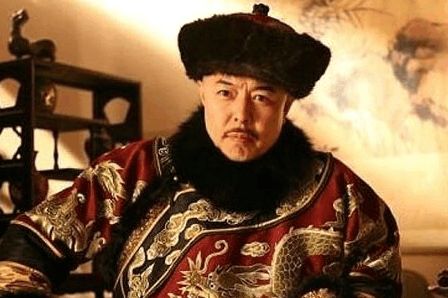  短剧六年后她携三宝炸翻全场，六年后她携三宝炸翻全场短剧--第1张