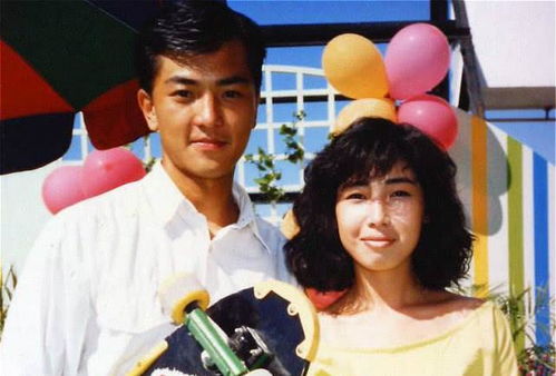 短剧嫁给前任他小叔后被宠上天全集观看  嫁给前任他小叔后被宠上天，嫁给前任他小叔后被宠上天，短剧全集--第1张