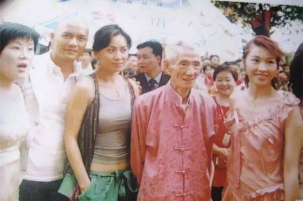 少帅的秘密佳人短剧  少帅的秘密佳人短剧，揭秘一段不为人知的情感纠葛，少帅的秘密佳人，一段情感纠葛的短剧故事--第1张