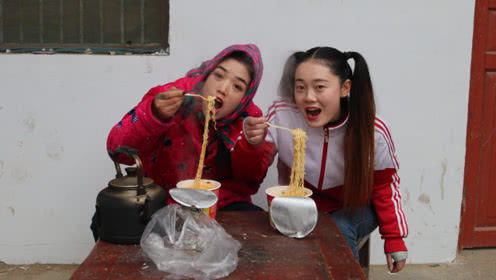 给二妈请安短剧  给二妈请安短剧，二妈请安的温馨瞬间--第1张