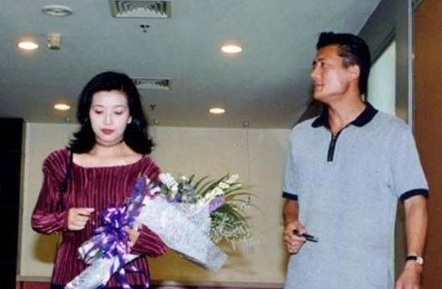 闪婚后发现老公是隐藏富豪短剧在线观看全集  闪婚后发现老公是隐藏富豪短剧在线观看全集--第1张