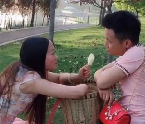 被老婆抛弃后进了豪门世家我爹是世界首富短剧在线观看全集  被老婆抛弃后进了豪门世家我爹是世界首富短剧在线观看全集，被抛弃后我意外进入豪门世家，我爹是世界首富--第1张