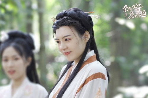 穿越才女第一人短剧在线观看全集  穿越才女第一人短剧在线观看全集--第1张