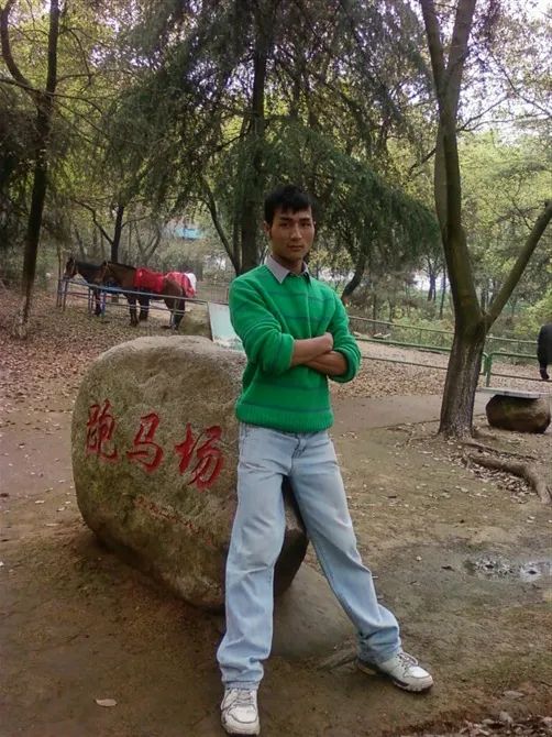 下山后我帮姐姐重回巅峰短剧在线观看  下山后我帮姐姐重回巅峰短剧在线观看，下山后我助姐姐重回巅峰--第1张