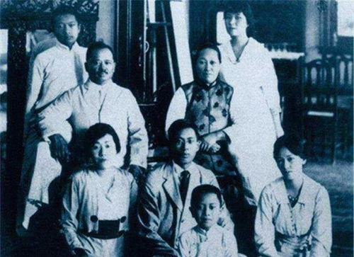 霍氏遗孤短剧在线观看  霍氏遗孤短剧在线观看--第1张