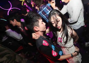 热辣滚烫之夜色夜色盛装短剧在线免费观看全集  热辣滚烫之夜色夜色盛装短剧在线免费观看全集，热辣滚烫之夜色全集在线免费观看--第1张