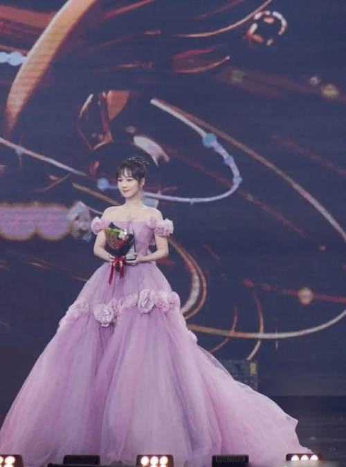 仙女下凡来打工短剧在线免费观看全集  仙女下凡来打工短剧在线免费观看全集，仙女下凡来打工短剧在线免费观看全集，仙女下凡来打工，演绎人间真情与温暖--第1张