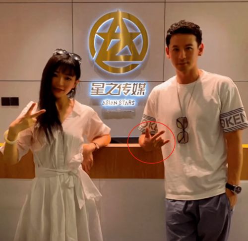 救命老公竟是总裁大人何健麒葛晓希短剧全集在线观看  救命！老公竟是总裁大人！何健麒×葛晓希短剧全集在线观看，救命总裁大人，何健麒葛晓希短剧全集在线观看--第1张