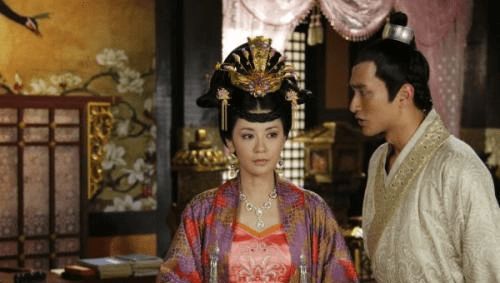 太后裙下臣短剧全集在线观看  太后裙下臣短剧全集在线观看，太后裙下臣短剧全集在线，宫廷秘闻在线观看--第1张