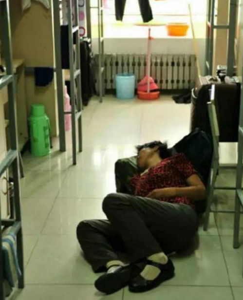 离婚后我首富的身份曝光了短剧全集在线观看  ，离婚后我首富的身份曝光了，离婚后我首富的身份曝光了，短剧全集在线观看--第1张