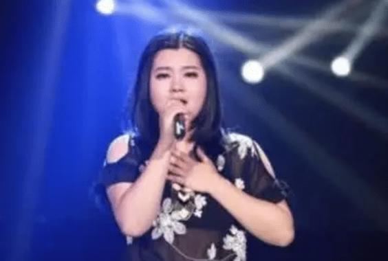 星光落在她身上短剧在线资讯  星光落在她身上，星光之下的少女，一个短剧在线资讯--第1张