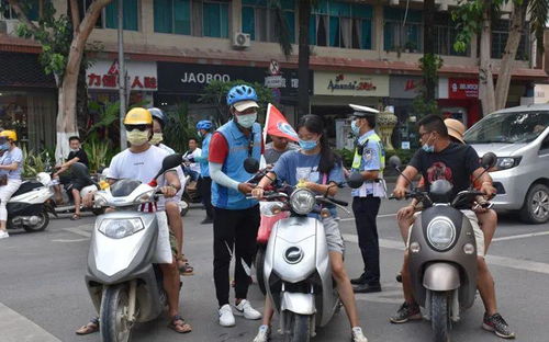 神骑外卖员短剧全集免费观看，外卖小哥的奇幻之旅--第1张
