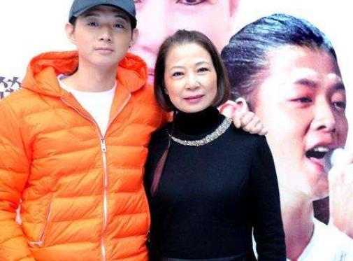 离婚后高傲前妻悔恨终生全集在线免费观看，前妻终尝苦果--第1张