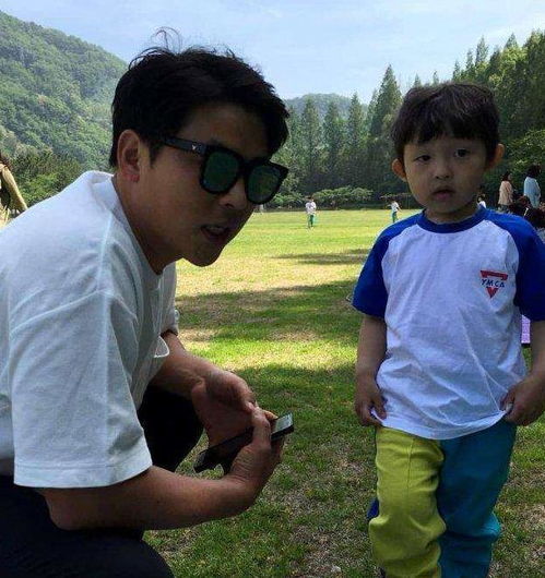 离婚后五个大佬都要娶我短剧全集剧情介绍，离婚后我成了大佬们的团宠。--第1张