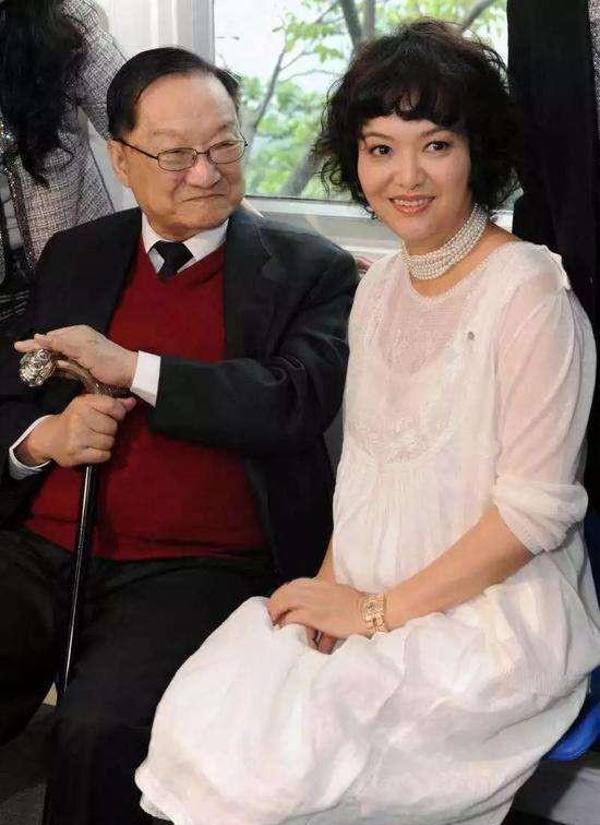 颜先生,离婚休想逃 小说 颜先生的小娇宠短剧全集剧情介绍--第1张