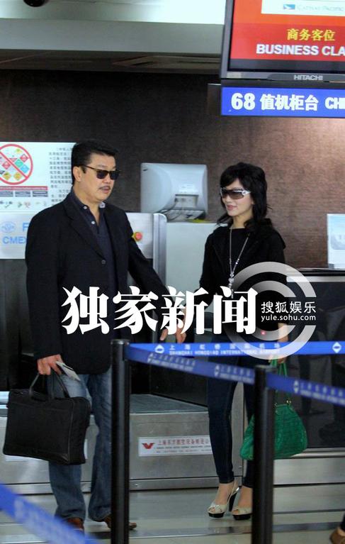 富豪老公同学会短剧全集剧情介绍 富豪老公全身名牌--第1张