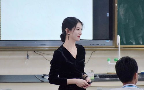 穿书后我一脚踹了霸总 穿越后，一脚踢开老公当霸总！柯俊美娜短剧全集剧情介绍--第1张