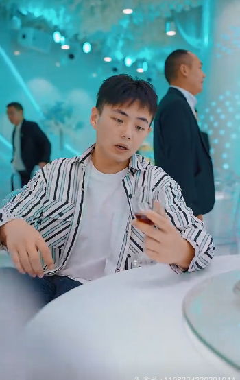 离婚后四个师姐找上门短剧全集剧情信息 离婚回来的四个人--第1张