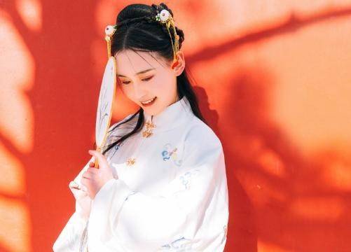《穿书后成了大佬的心尖宠》 短剧名称，穿书后我成了大佬的心尖宠--第1张