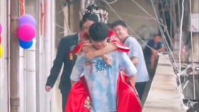 闪婚的人 闪婚当天植物人老公站起来了短剧全集剧情信息大全--第1张