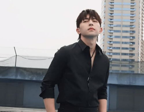《禁欲大佬他沦陷了》合成热播短剧剧情 禁欲系男神的cp是大佬--第1张