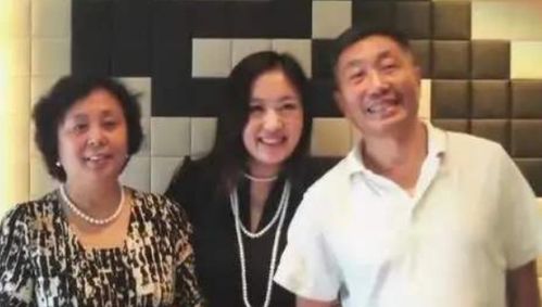 闻先生的宝藏夫人 闻先生的马甲又掉了！热播短剧全集剧情在线观看--第1张