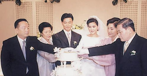 离婚后我首富千金身份藏不住了热播短剧全集剧情在线观看 离婚后我的千亿资产曝光了--第1张