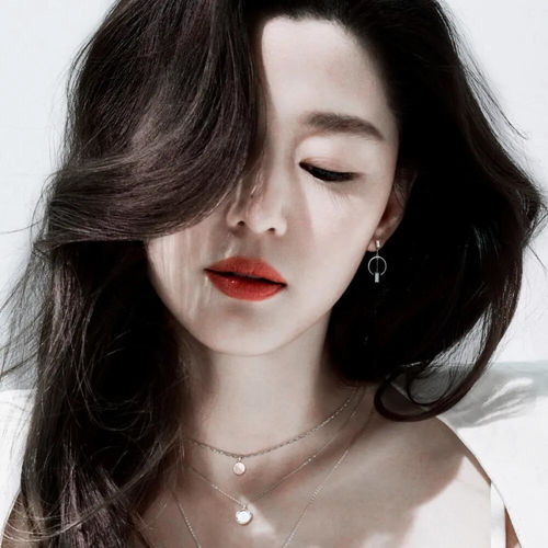 离婚后，娱乐圈大佬与大明星老婆的情感纠葛