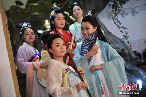 下山奇遇，绝世美女非要拜我为师--第1张