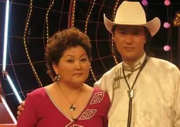 吉祥三宝爸爸猝然离世 吉祥三宝总裁爹地超宠妻短剧一口气看完--第1张