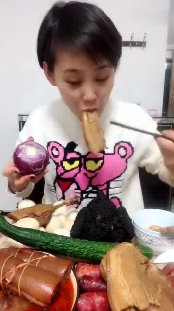 外卖姐姐是大佬短剧一口气看完，外卖姐妹的神秘身份揭秘--第1张