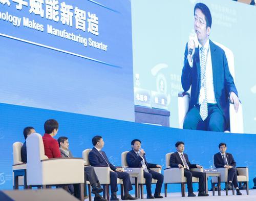 我资助的穷学生成为总裁了作者:秋后问盏 我资助的贫困生竟是假千金短剧--第1张