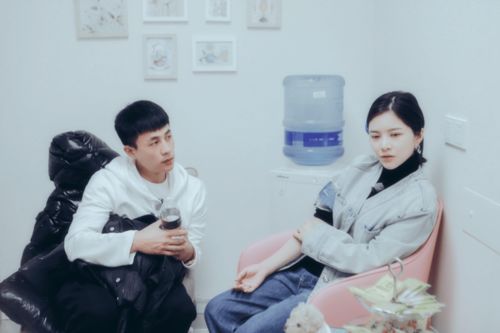 救命影帝主动撩上门要结婚短剧抢先看完整版 救命我隐婚到我男神在线阅读 --第1张