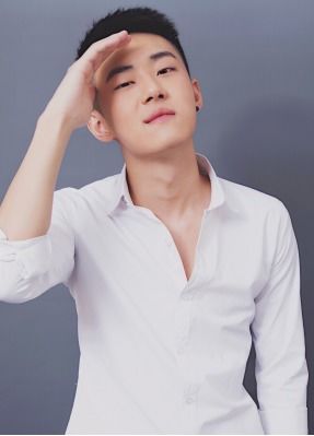 美女总裁的贴身保镖电影演员表 新版美女总裁的贴身保镖短剧抢先看完整版 --第1张